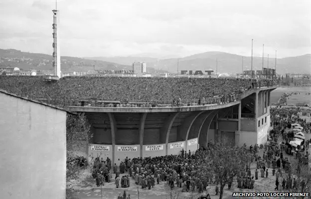 Fiorentina Stadium UFO Mass Sighting